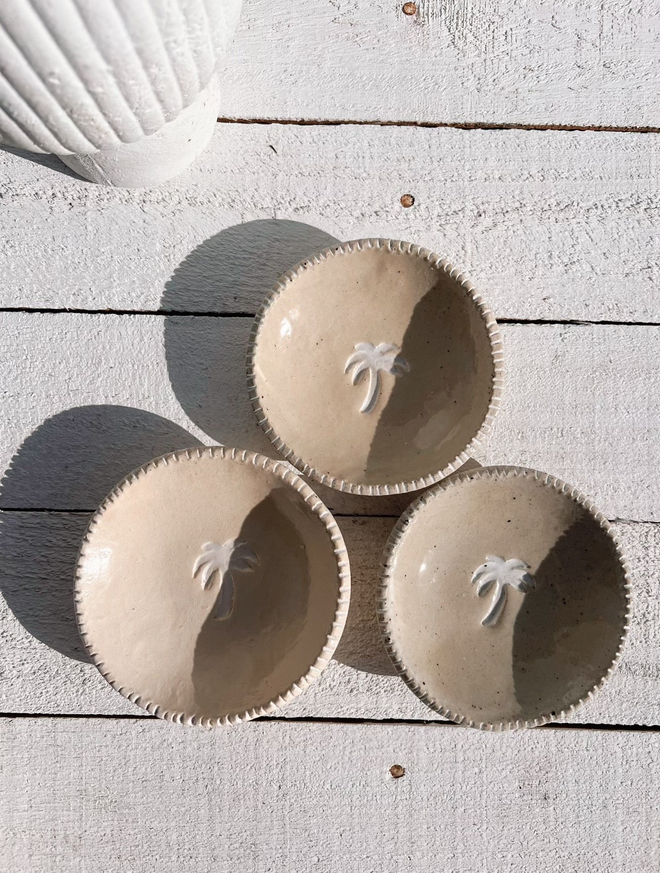 soleil small palm flat bowl | sand