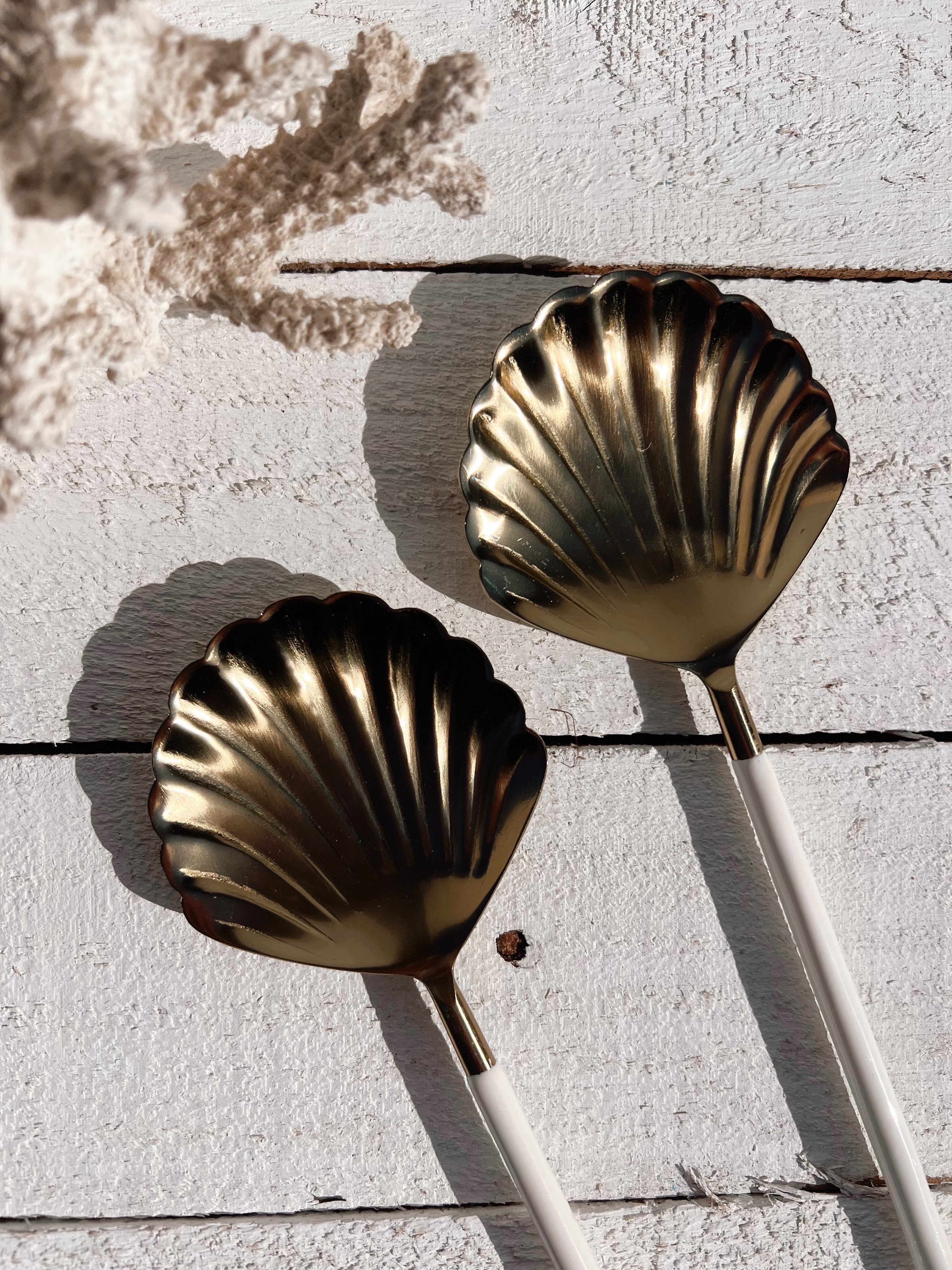 gold clam shell salad servers | set