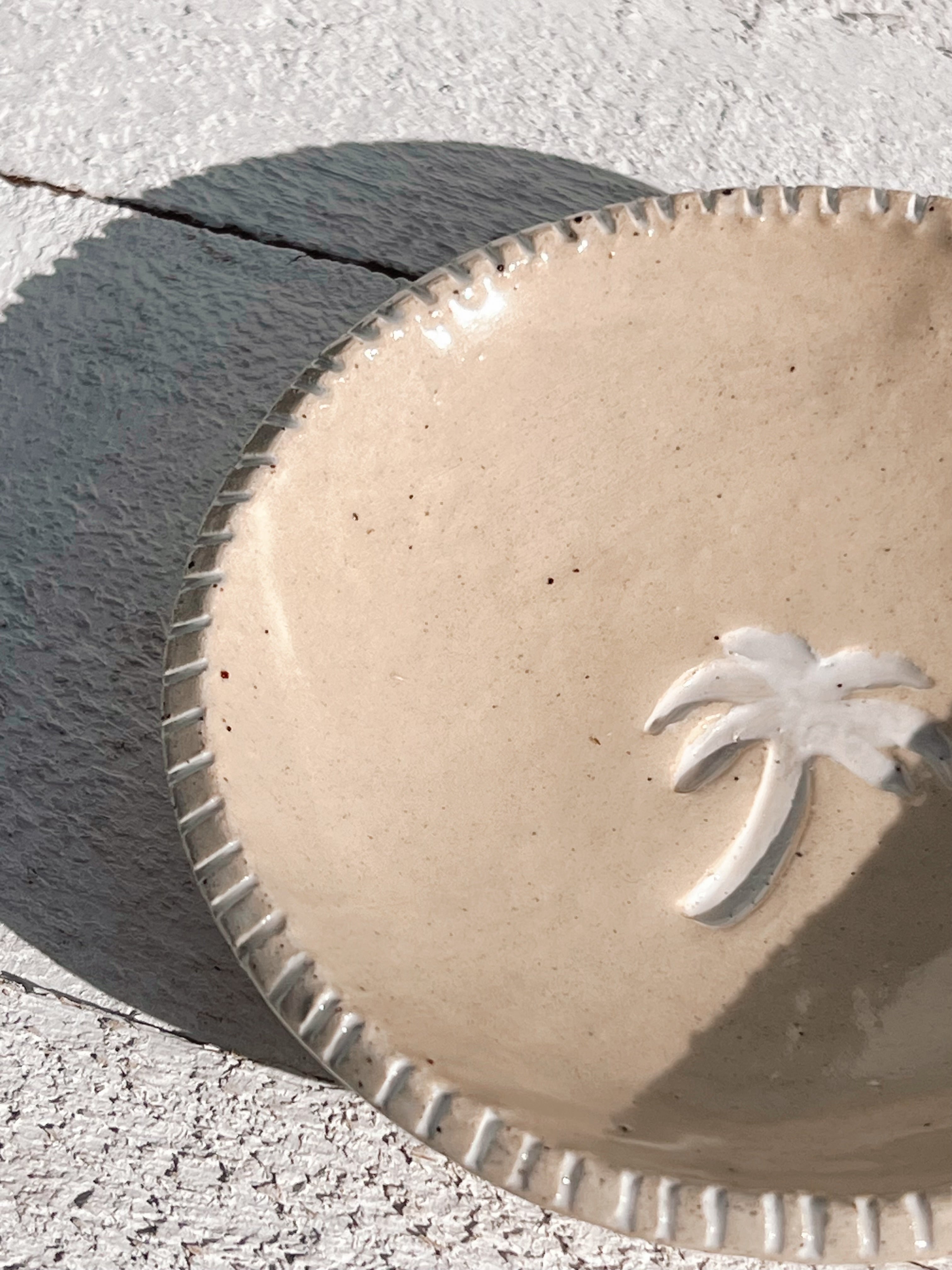 soleil small palm flat bowl | sand