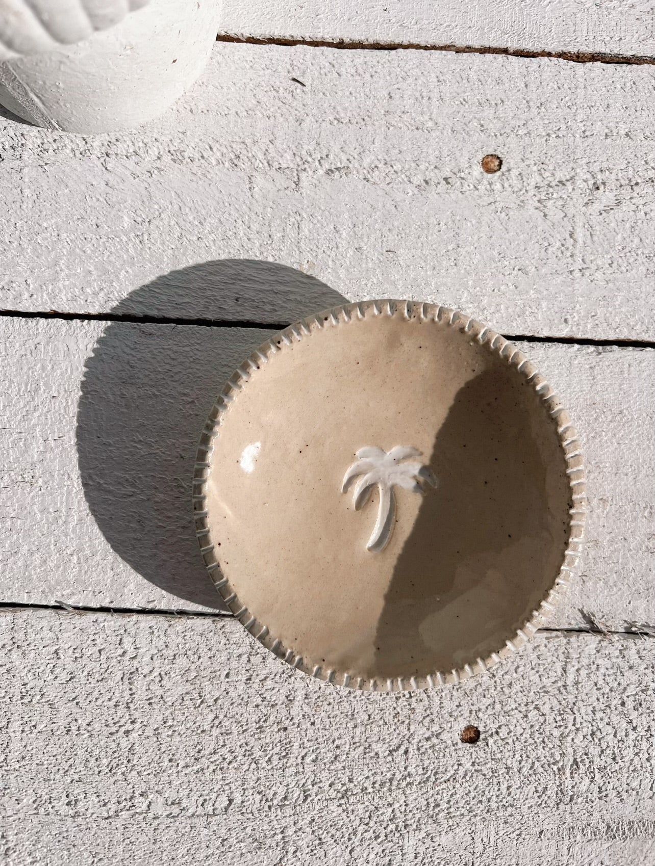 soleil small palm flat bowl | sand