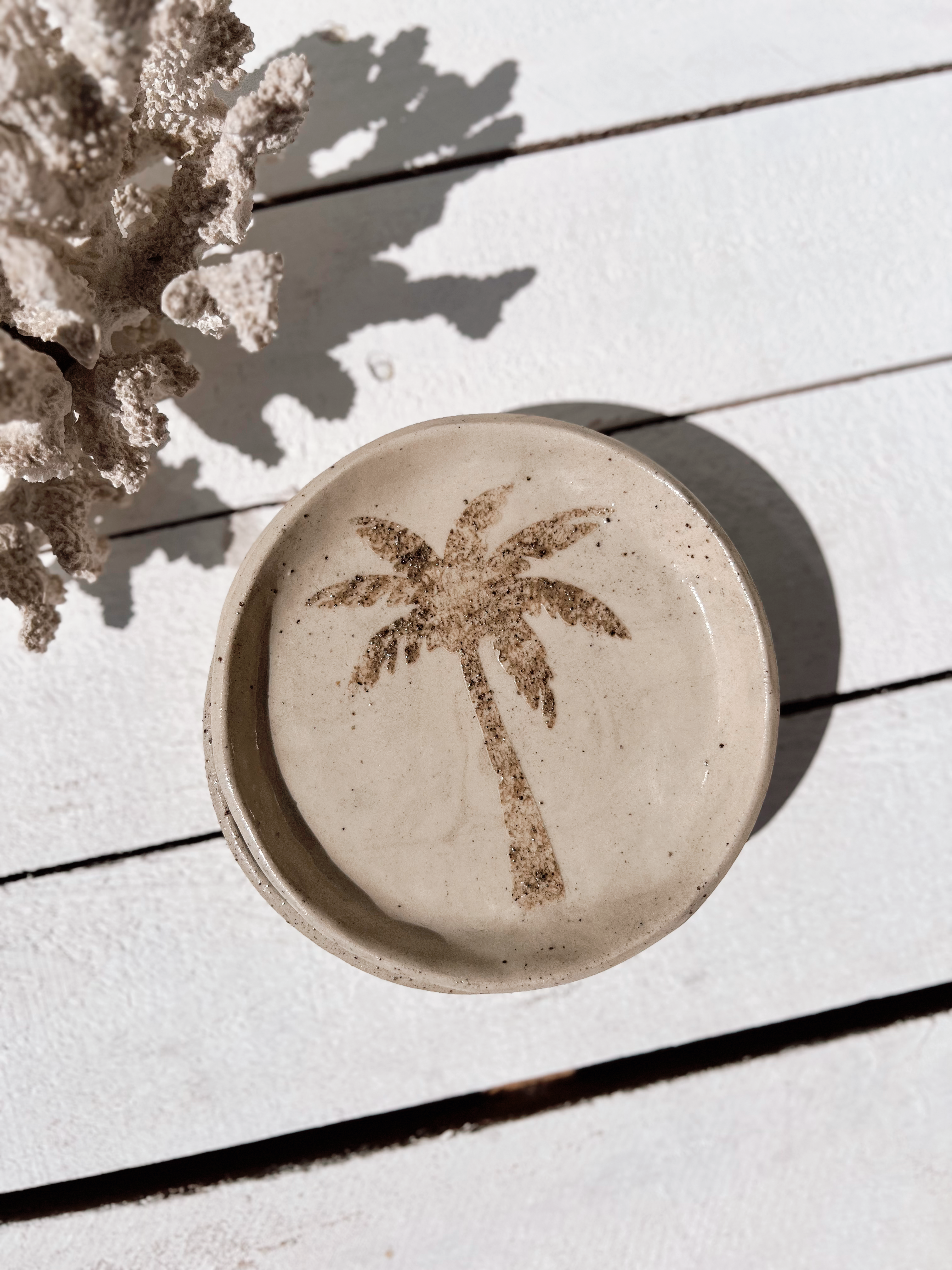 soleil palm tree plate | sand