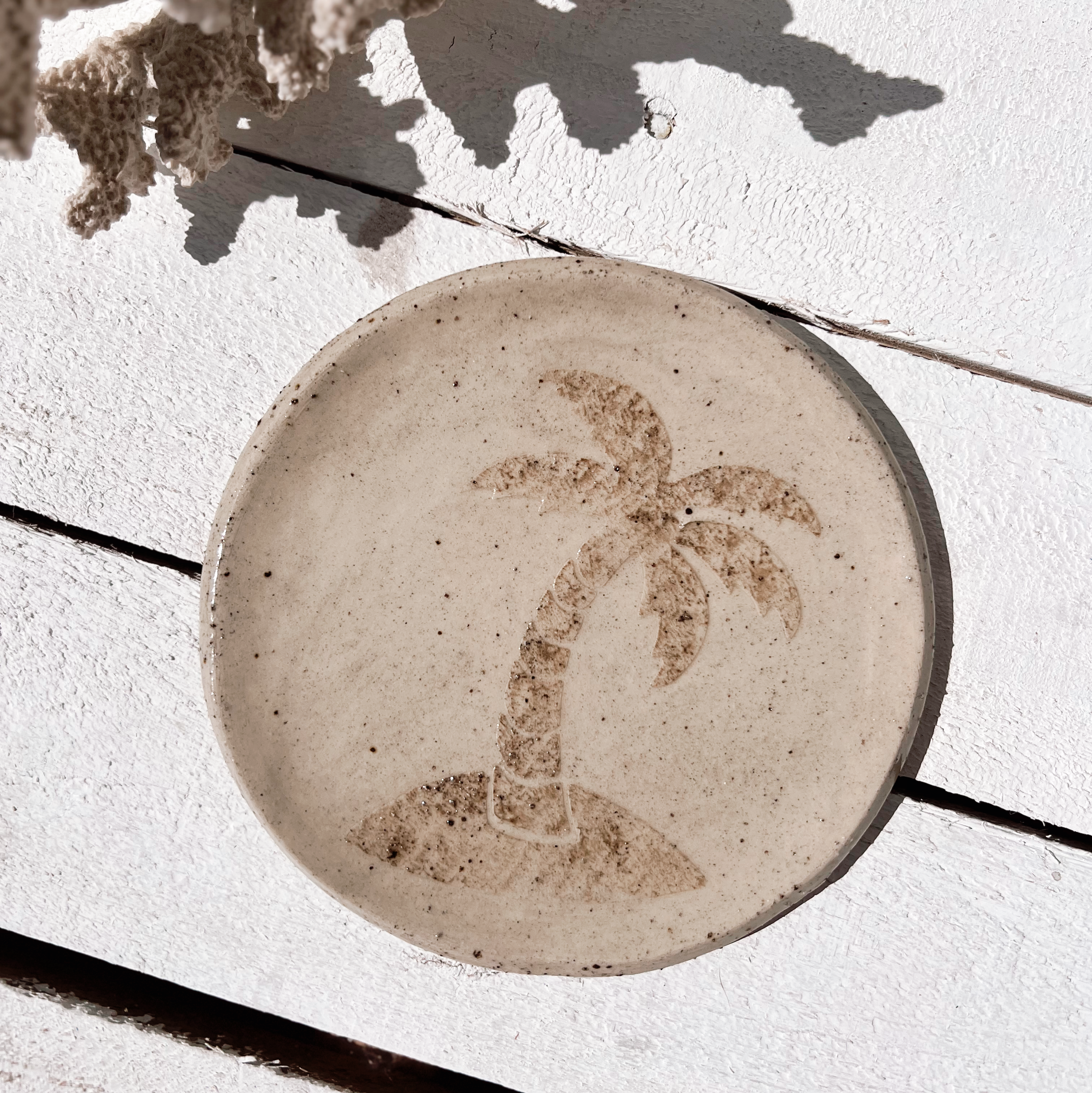 soleil island palm plate | sand