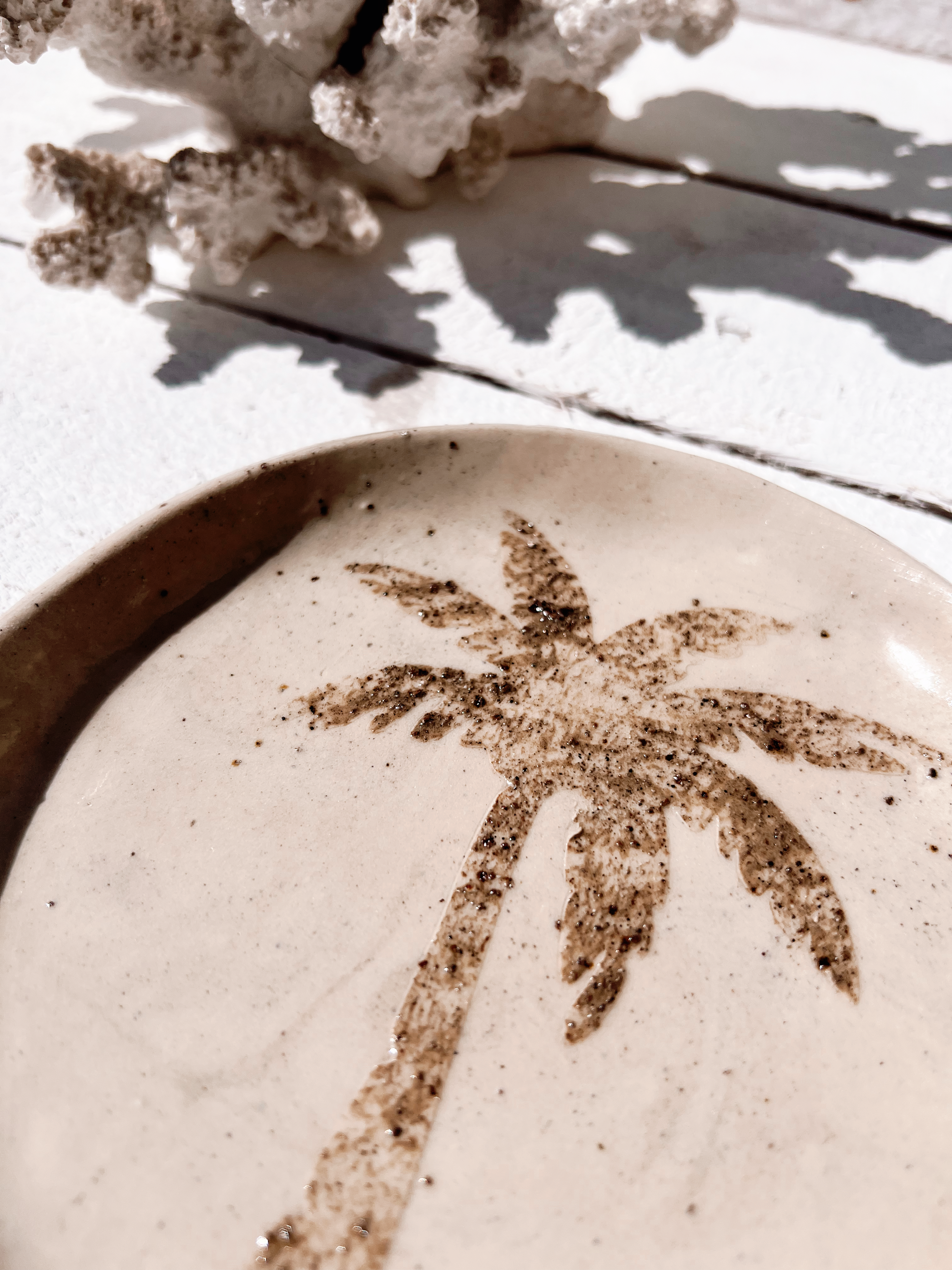 soleil palm tree plate | sand