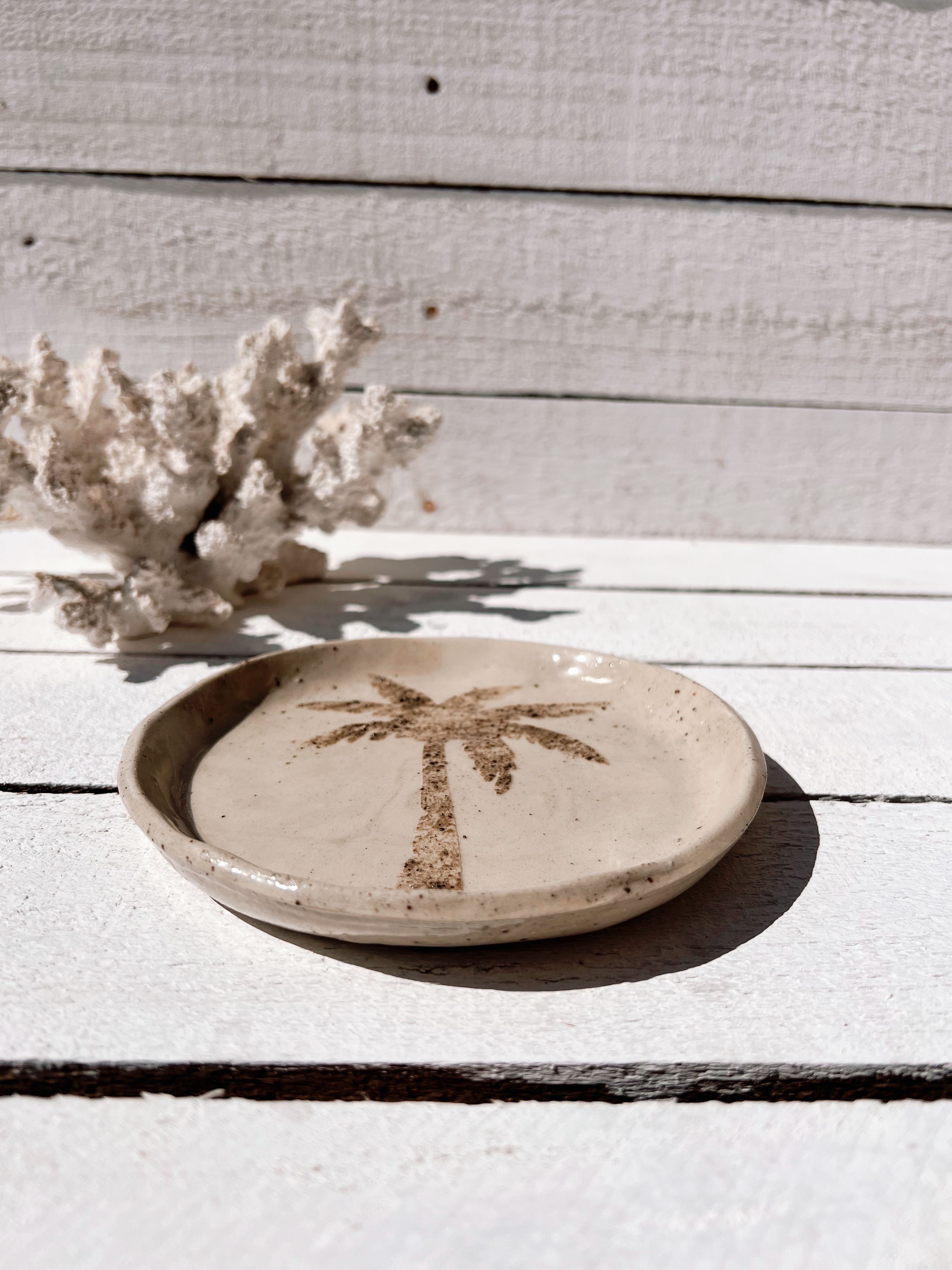 soleil palm tree plate | sand