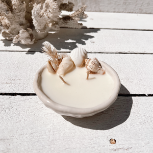 seashell pinched ceramic soy candle | surf wax