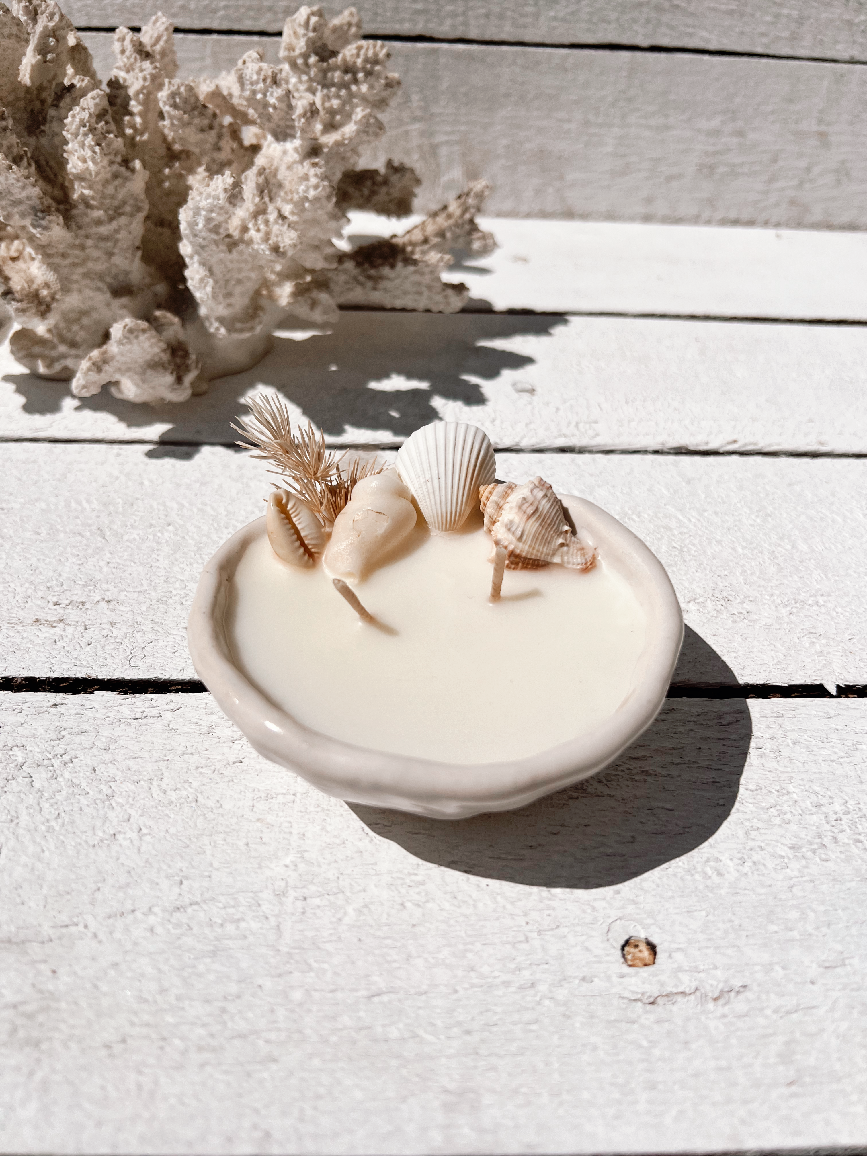 seashell pinched ceramic soy candle | surf wax